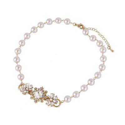 China 2021 New Style Fashionable Design Clavicle Sense Pearl Necklace Lady Long Chain Necklace for sale