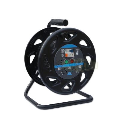 China Industrial Equipment 4 Plugs IP44 Length Extension Retractable Cable Customized Cable Reel for sale