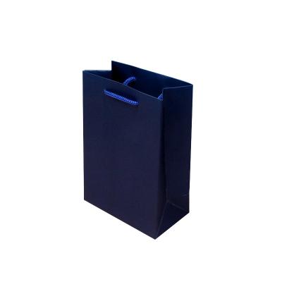 China Disposable Customized Blue Paper Gift Bag Handle Paper Gift Packaging Bag Organizer with Custom Logo for sale