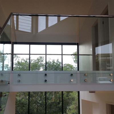 China Traditional Balcony Accessories Glass Wall Stainless Steel Standoff Bracket For Glass for sale