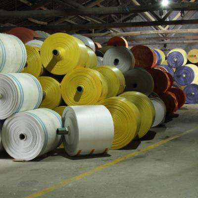 China OEM Recyclable PP Fabric Bag Woven Polypropylene Rolls With Wholesale Price for sale