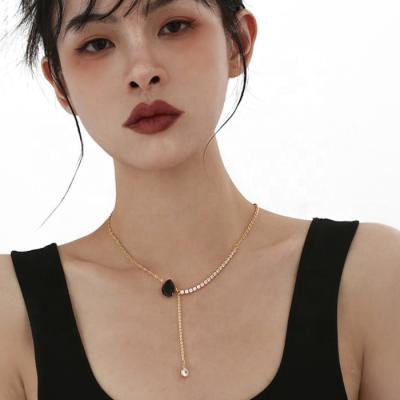 China Fashion Stainless Steel Splicing Necklace Shape Jewelry Trendy Water Drop Shape Crystal Clavicle Neck Chain for sale