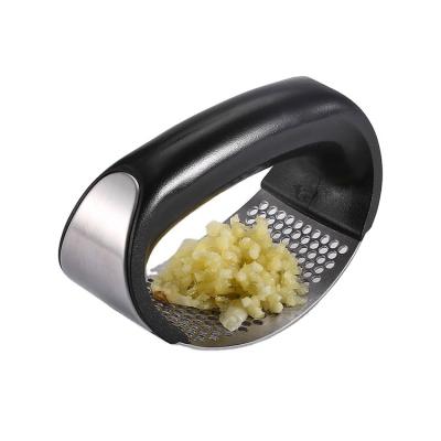 China 2022 viable new design high performance food grade stainless steel garlic press crusher for kitchen for sale