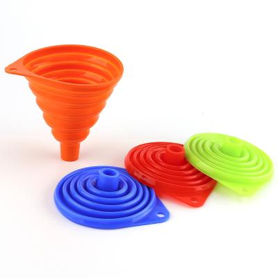 China Convenient Eco-friendly Collapsible Silicone Kitchenfood Collapsible Vending Funnel Hot Fashionable Grade Sustainable for sale