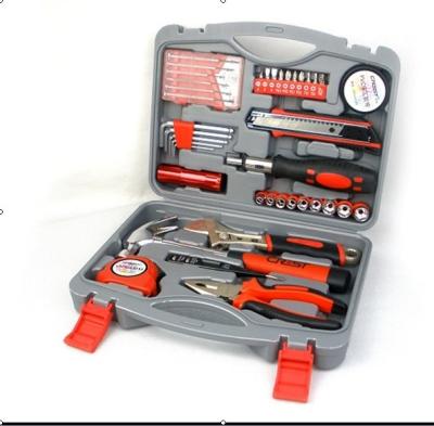 China 39 pcs household tool set ,with pliers ,wrench ,hammer ,ratchet handle ,hex key ,knife . for sale