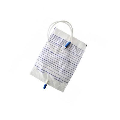 China Collect 2000ml high quality disposable economical adult urine urine collection bag with different valves en venta