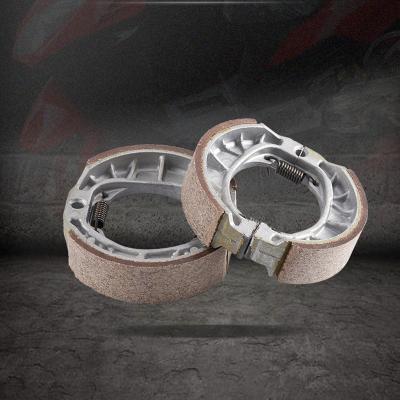 China Metal scooter rear drum brake pads shoes motorcycle brake system for GY6-125 CG125 motorcycle spare parts for sale