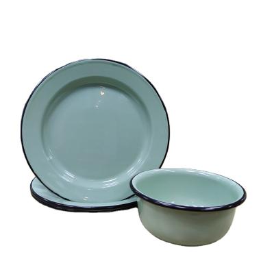 China Sustainable Customizable Logo Black Rim Green Enamel Serving Dishes For Restaurant for sale