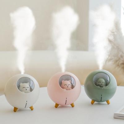 China Hotel Spray Humidifier Cute Pet Aromatherapy Diffusing Essential Oil Mini Air Humidifier Home Car Interior for sale