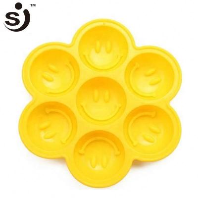 China Amazon Viable Hot Selling Creative Smile Faces Large Silicone Ice Cube Tray For DIY for sale