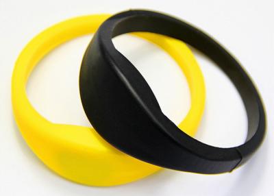 China Chip ntag 203 colorful closed silicone waterproof RFID wristband Adjustable length for sale