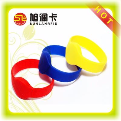 China Waterproof Silicone Rubber RFID Wristband / Bracelet 125KHz 13.56MHz for sale