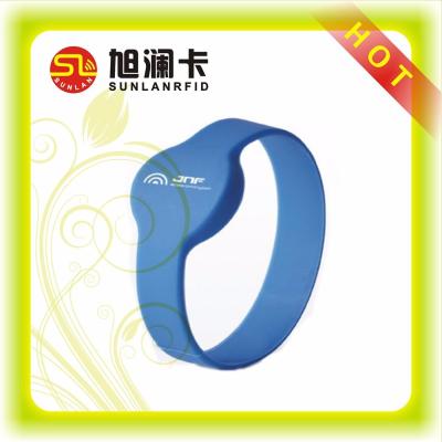 China OEM NTAG 213 203 RFID Wristband Readable and Writable Chip for Event for sale