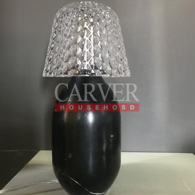 China Modern simple table lamp modern crystal lampshade for bed room gift table lamp small black table lamp for sale