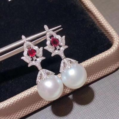 China Silver Vintage Pearl Earring Freshwater Pearl Stud Earrings Rhinestone Stud Tassel White Crystal Pearl Bridal Christmas Bridal for sale