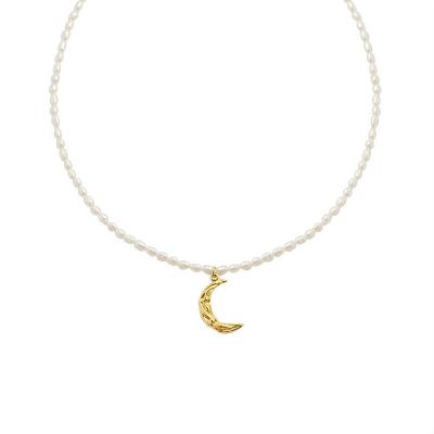 China Retro Style Fashion Jewelry Vintage Baroque Freshwater Moon Pearl Necklace Pendant Necklace for sale