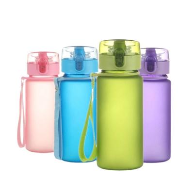 China 2018 400ML 560ML BPA Outdoor Sport Viable Free Seal Leak Proof Tritan Drinkware School Plastic Water Bottle for sale