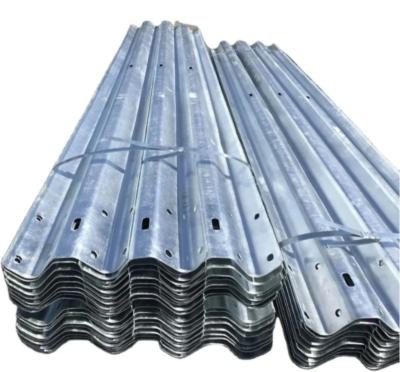 China Anti-corrosion guardrail thrie beam highway safety roller guardrail highway guardrail corners for sale