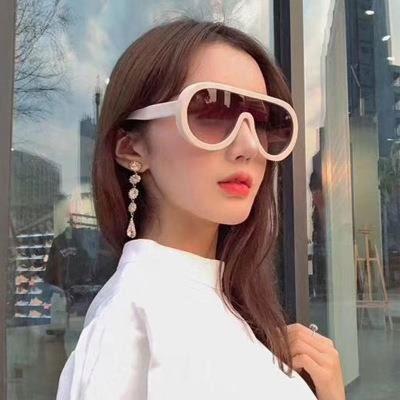 China 2019 Fashion Mens Womens Fashion Vintage Sunglasses Big 400 Pieces UV Oversized Sun Glasses for sale