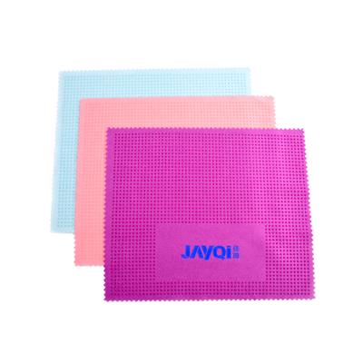 China Microfiber Eye Glass Cleaning Cloth With Silicon Dot 15*18 cm for sale