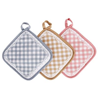 China Promotion Heat Resistant Wholesale Multifunctional Polyester Kitchen Plaid Pot Holders Heat Resistant Set for sale