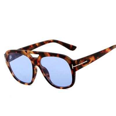 China Shades 2022 Classic Female Sunglasses UV400 Brand Design Women Men Fashion Tom Luxury Vintage Oversized Rectangle Sunglasses Gafas for sale