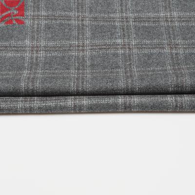 China Sustainable Lightweight Check Design 95% Wool 5%CA Plaid Flannel Fabric Yarn Dyed For Winter Coat for sale