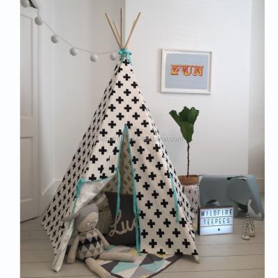 China Indoor Hot Sale Canvas Wooden Pole Cloth Indoor Kids Play Tent Indian for sale