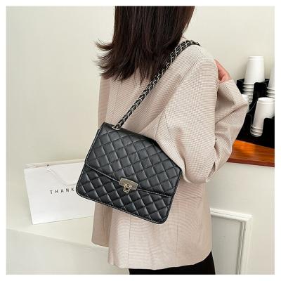 China 2022 Retro Fashion Women's Retro Cross-Body Bag Korean Version Fashion One-Shoulder Diamond Chain Trendy Bag Handbag Korean Version for sale