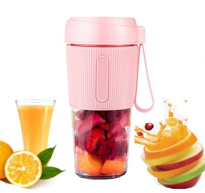 China Hot Selling Car Bottle Mini Portable Electric USB Travel Juicer Smoothie Fruit Household 3.7v Blender for sale