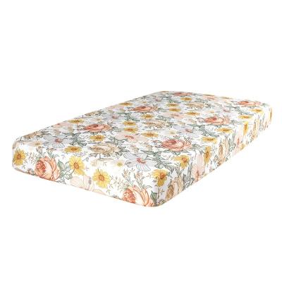 China Retro Chrysanthemum Folded Floral Crib Sheet For Girl Boy Baby Fitted Crib Sheets For Standard Mattress for sale