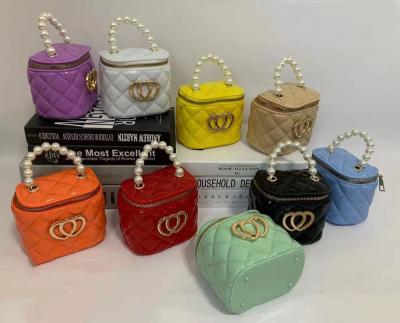 China Wholesale Gold Chain Mini Unique Hand Bags Small 2021 Fashion Female Cross - Body Kid Purse For Women Girl Famous Handbags for sale