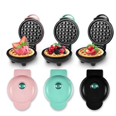 China Outdoor Breakfast Machine Kitchen Appliances Non-Stick Easy Bake Heart Waffle Makers for sale