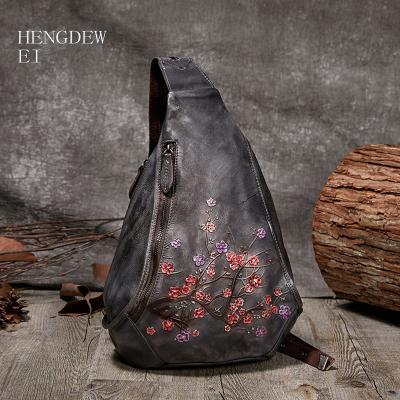 China Hand rubbing Hengdewei original design leather women's bag retro large capacity universal women's breast bag plum cowhine backpack for sale