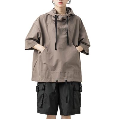 China Waterproof Drawstring Hooded Pullover Jackets Men Short Sleeve Custom Cargo Pockets for sale