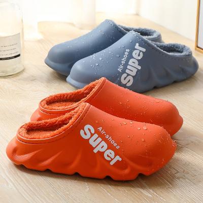 China Hot men new 2021 fashion trend winter slippers shoes indoor outdoor comfortable home Autumn Thick women couples waterproof non-slip plush cotton for sale