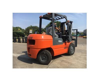 China 3 Ton Diesel Forklift With Isuzu C240 Engine Pressure Vessel, Motor, Bearing en venta