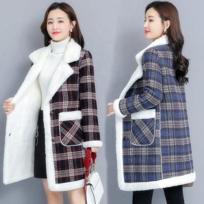 China 2021 QUICK DRY autumn and winter plush thickened women's long jacket lambskin cashmere inner warm cardigan coat cotton coat for sale