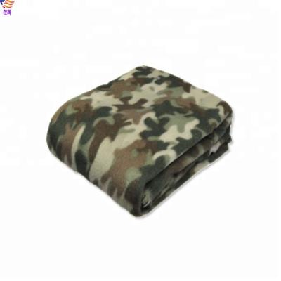 China Green Camouflage Anti-pilling Portable Camping Warm Fleece Blanket for sale