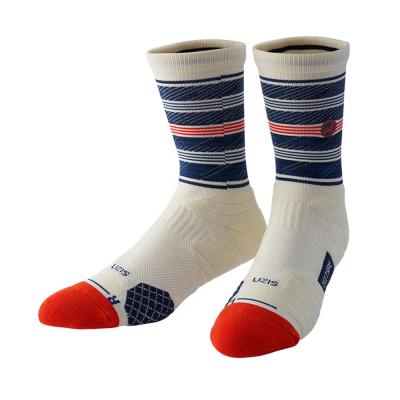 China Custom Antibacterial Professional Sports Basketball Crew Cycling Socks for sale