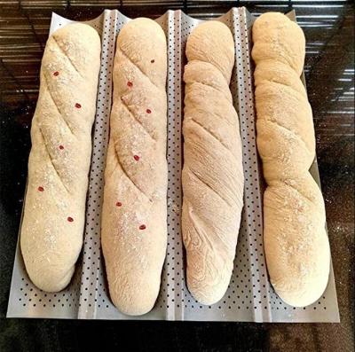 China Factory Made Wholesale Non-Stick Baking Tray Viable 2 3 4 Waves French Bread Carbon Steel Baguette Baking Tray 4 Slots for sale