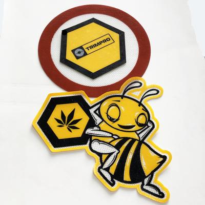 China Viable Little Bee Hexagon Silicone Dab Mat Pad Shape Coaster Round Cup Mat Custom Silicone for sale