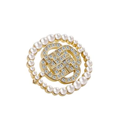 China New Diamond Cut Stainless Steel Pearl Cut Round Petal Shape High-end Luxury Clothing Temperament Brooch for sale