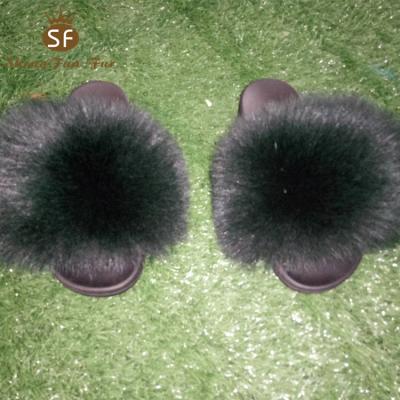 China 2022 fashion trend wholesale price black fox fur cheap indoor soft slippers for home women for sale