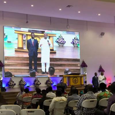 China P1.25 P2 P2.7 Painel de parede de vídeo LED interior Display LED fixo tela publicitária para eventos da igreja à venda