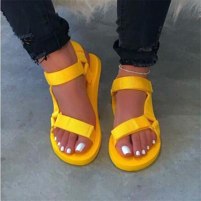 China 2022 New Fashion Trend Ladies Beach Slippers Outdoor Soft-slip Women Non-slip Sandals Foam Unique Durable Sandals for sale