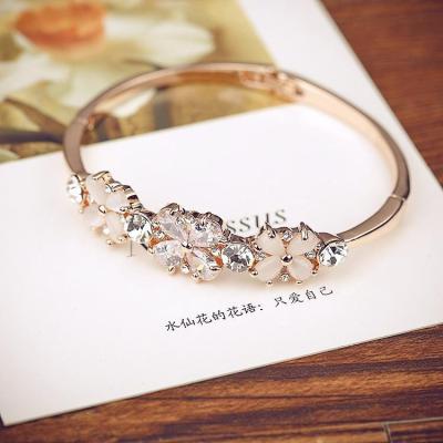 China Cute Korean Crystal Stone Small Mori Bracelet Zircon Bracelet Cool Cat Eye Rose Net Red Gold Hand Ornament for sale