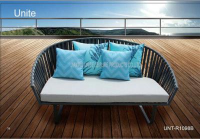 China Moden Rattan Sunbed Outdoor Furniture Patio Wicker Daybed For Beach / Poolside for sale