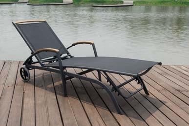 China Poolside / Lawn / Garden Lounger Chairs With Wheel , Sun Lounge Furniture for sale