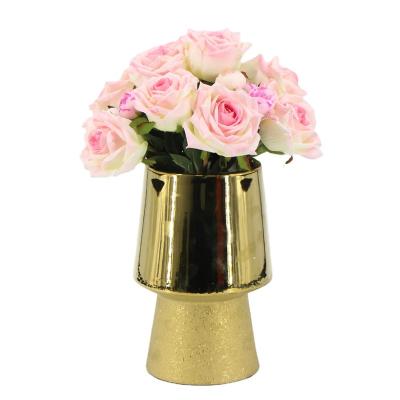 China New Design Contemporary Wholesale Rose Wedding Decoration Artificial Silk Rose Flower In Gold Ceramic Basin Arragement for sale